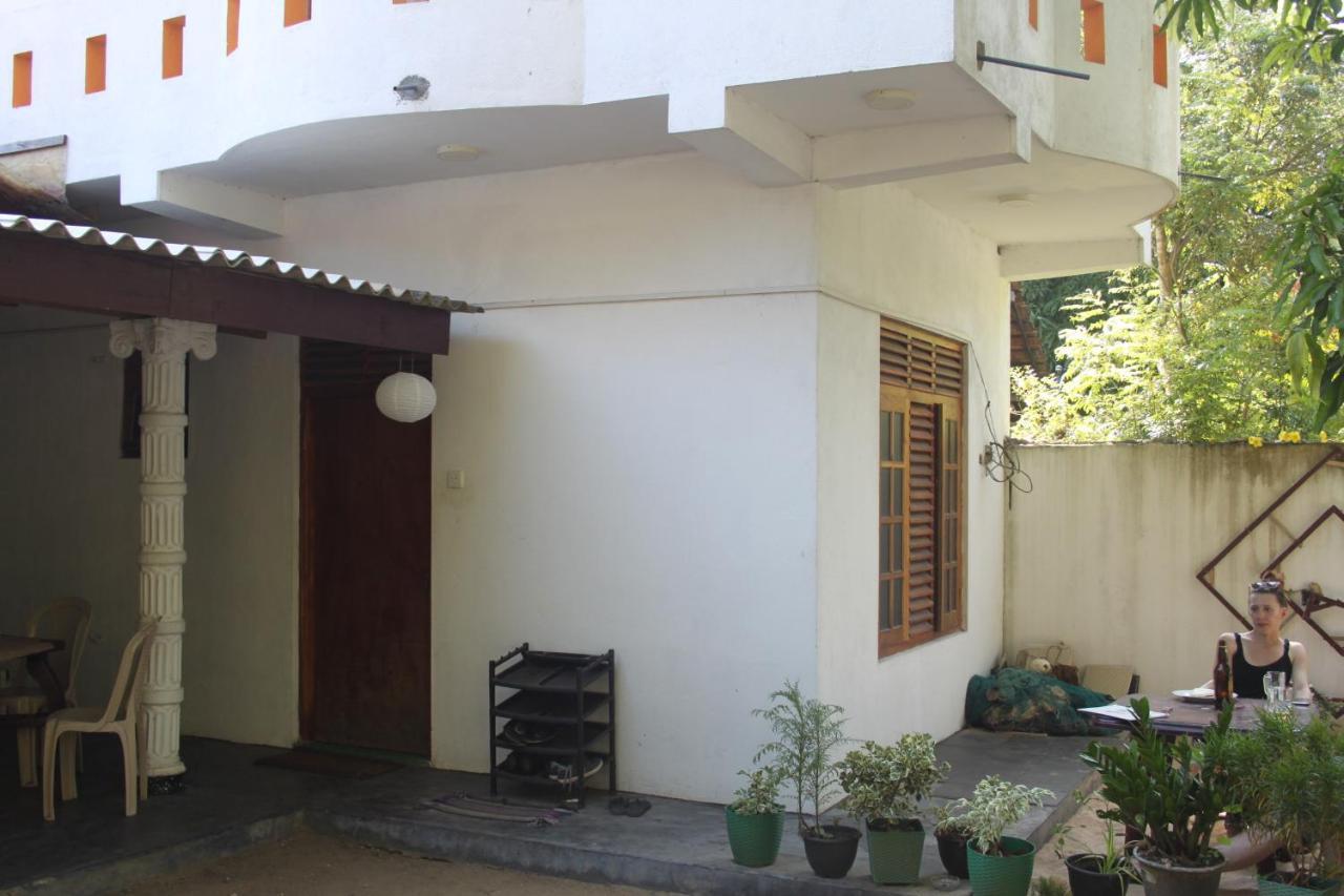Chithra Homestay Тангале Екстериор снимка